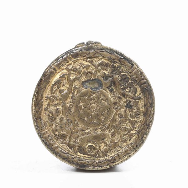 Cassa di orologio in metallo inciso. Privo di meccanismo, XVI/XVIII secolo  - Asta Scultura - Associazione Nazionale - Case d'Asta italiane