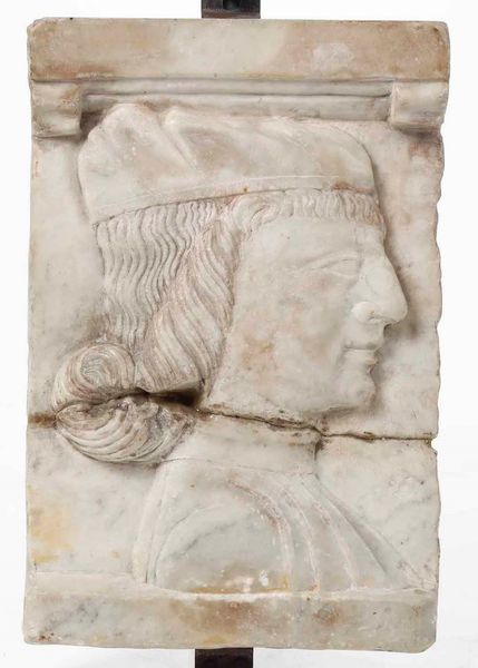 Profilo maschile. Rilievo in marmo. Nei modi della scultura rinascimentale, probabile XIX secolo  - Asta Scultura - Associazione Nazionale - Case d'Asta italiane