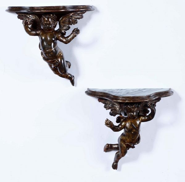 Coppia di putti in legno scolpito e dorato a mecca, XVIII secolo  - Asta Scultura - Associazione Nazionale - Case d'Asta italiane