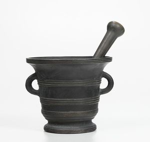 Mortaio in bronzo con pestello, Monte Farmaco  - Asta Scultura - Associazione Nazionale - Case d'Asta italiane