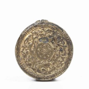 Cassa di orologio in metallo inciso. Privo di meccanismo, XVI/XVIII secolo  - Asta Scultura - Associazione Nazionale - Case d'Asta italiane