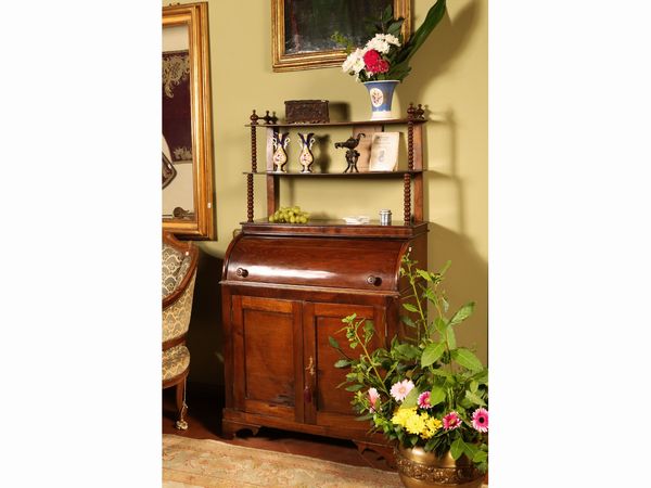 Piccolo scrittoio a rullo con alzata in mogano  - Asta Arredi e dipinti da un antico palazzo marchigiano - Associazione Nazionale - Case d'Asta italiane