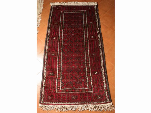 Tappeto caucasico di vecchia manifattura  - Asta Arredi e dipinti da un antico palazzo marchigiano - Associazione Nazionale - Case d'Asta italiane