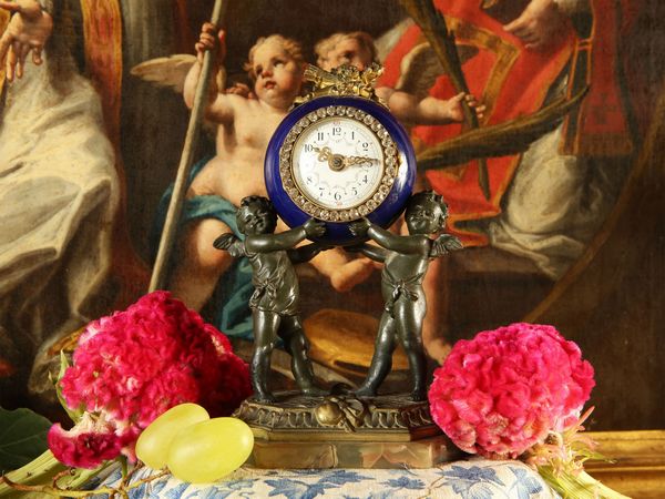 Due piccoli orologi da tavolo  - Asta Arredi e dipinti da un antico palazzo marchigiano - Associazione Nazionale - Case d'Asta italiane
