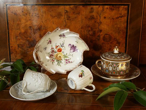 Lotto di oggetti in porcellana da collezione  - Asta Arredi e dipinti da un antico palazzo marchigiano - Associazione Nazionale - Case d'Asta italiane