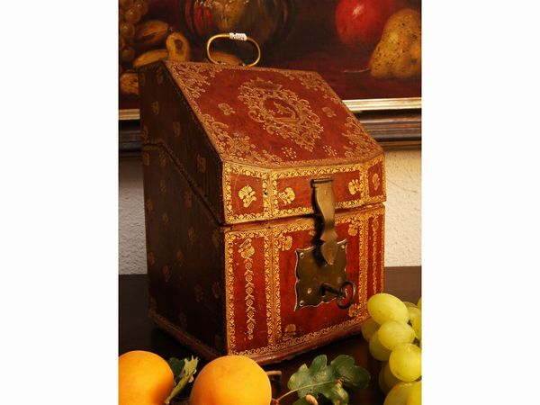 Scrigno portaposate  - Asta Arredi e dipinti da un antico palazzo marchigiano - Associazione Nazionale - Case d'Asta italiane