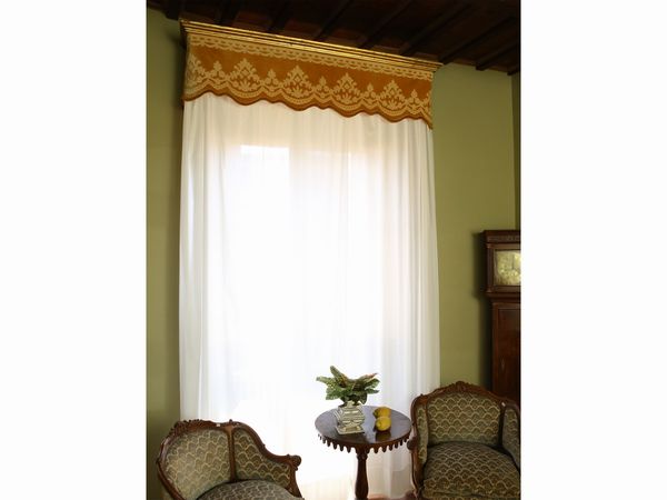 Lotto di tendaggi  - Asta Arredi e dipinti da un antico palazzo marchigiano - Associazione Nazionale - Case d'Asta italiane