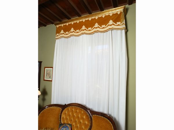 Lotto di tendaggi  - Asta Arredi e dipinti da un antico palazzo marchigiano - Associazione Nazionale - Case d'Asta italiane
