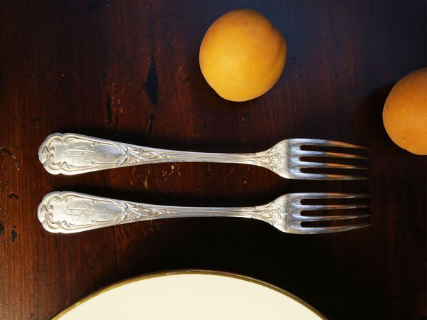 Servizio di posate in metallo argentato  - Asta Arredi e dipinti da un antico palazzo marchigiano - Associazione Nazionale - Case d'Asta italiane