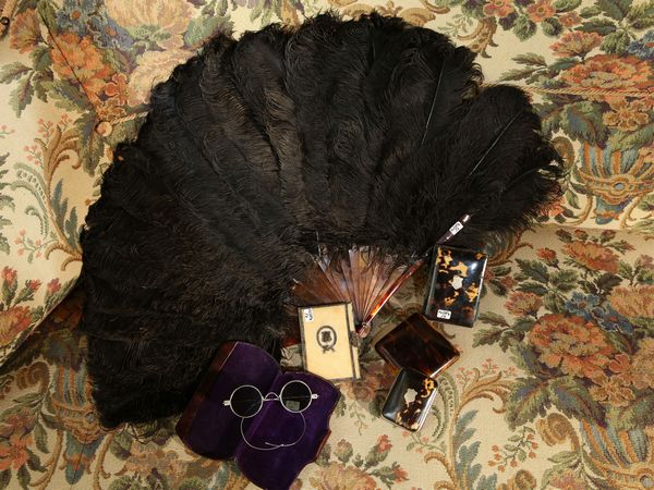 Lotto di galanterie d'epoca  - Asta Arredi e dipinti da un antico palazzo marchigiano - Associazione Nazionale - Case d'Asta italiane