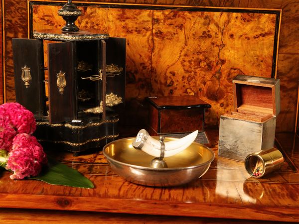 Lotto di curiosit� per fumatori  - Asta Arredi e dipinti da un antico palazzo marchigiano - Associazione Nazionale - Case d'Asta italiane