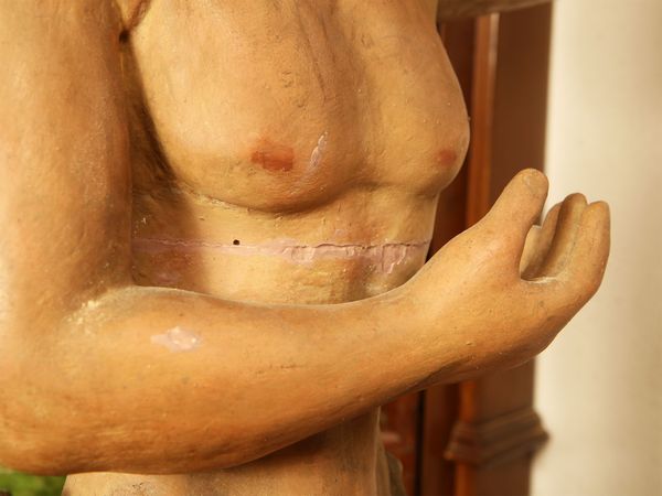 Figura portacero in legno intagliato  - Asta Arredi e dipinti da un antico palazzo marchigiano - Associazione Nazionale - Case d'Asta italiane