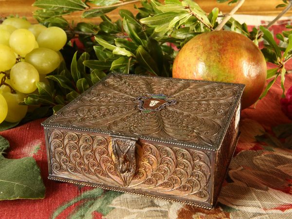 Cofanetto in filigrana di argento sterling vermeil  - Asta Arredi e dipinti da un antico palazzo marchigiano - Associazione Nazionale - Case d'Asta italiane
