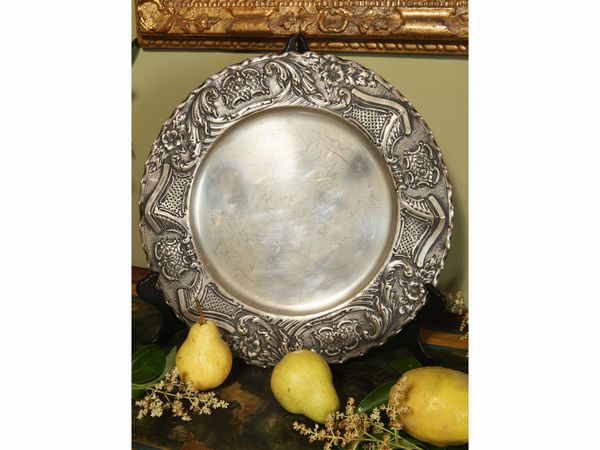 Vassoio centrotavola in argento  - Asta Arredi e dipinti da un antico palazzo marchigiano - Associazione Nazionale - Case d'Asta italiane