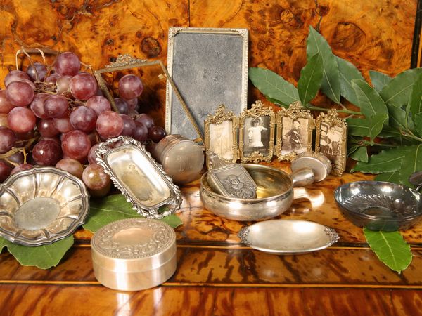 Lotto di curiosit� in argento e metallo argentato  - Asta Arredi e dipinti da un antico palazzo marchigiano - Associazione Nazionale - Case d'Asta italiane