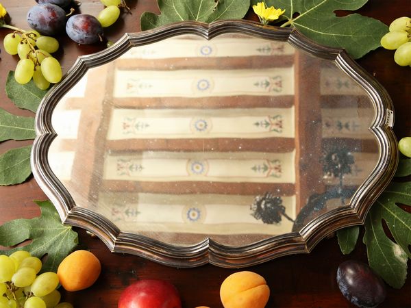 Vassoio ovale in argento  - Asta Arredi e dipinti da un antico palazzo marchigiano - Associazione Nazionale - Case d'Asta italiane