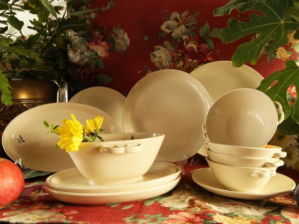 Servizio da consomm� in terraglia, Laveno  - Asta Arredi e dipinti da un antico palazzo marchigiano - Associazione Nazionale - Case d'Asta italiane