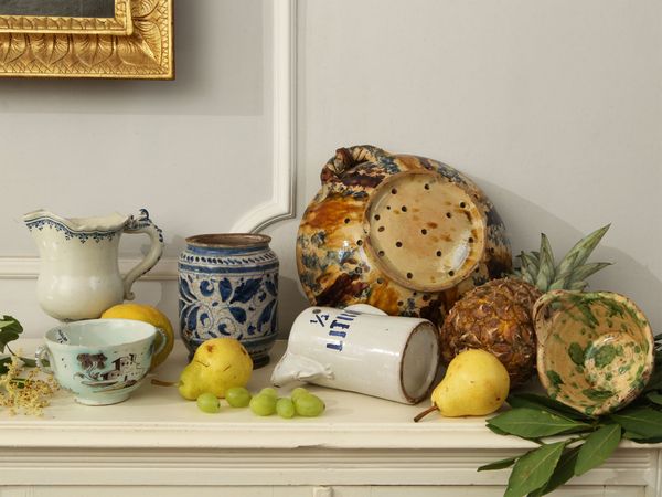 Lotto di curiosit� per la tavola in terraglia e maiolica  - Asta Arredi e dipinti da un antico palazzo marchigiano - Associazione Nazionale - Case d'Asta italiane