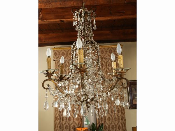 Lampadario in metallo dorato e vetro  - Asta Arredi e dipinti da un antico palazzo marchigiano - Associazione Nazionale - Case d'Asta italiane