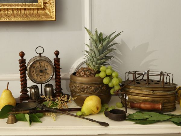 Lotto di curiosit� d'epoca  - Asta Arredi e dipinti da un antico palazzo marchigiano - Associazione Nazionale - Case d'Asta italiane