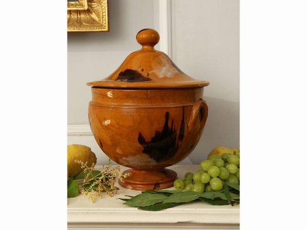 Zuppiera in terracotta invetriata  - Asta Arredi e dipinti da un antico palazzo marchigiano - Associazione Nazionale - Case d'Asta italiane