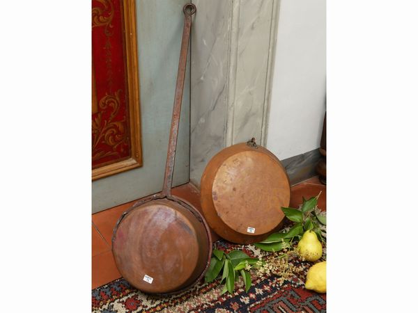 Due pentole in rame  - Asta Arredi e dipinti da un antico palazzo marchigiano - Associazione Nazionale - Case d'Asta italiane