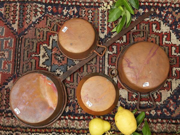 Quattro pentole in rame  - Asta Arredi e dipinti da un antico palazzo marchigiano - Associazione Nazionale - Case d'Asta italiane