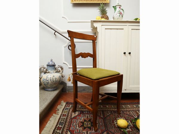 Serie di quattro sedie in ciliegio  - Asta Arredi e dipinti da un antico palazzo marchigiano - Associazione Nazionale - Case d'Asta italiane