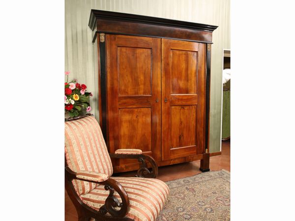 Armadio in ciliegio  - Asta Arredi e dipinti da un antico palazzo marchigiano - Associazione Nazionale - Case d'Asta italiane