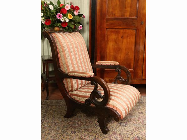 Poltrona in noce  - Asta Arredi e dipinti da un antico palazzo marchigiano - Associazione Nazionale - Case d'Asta italiane