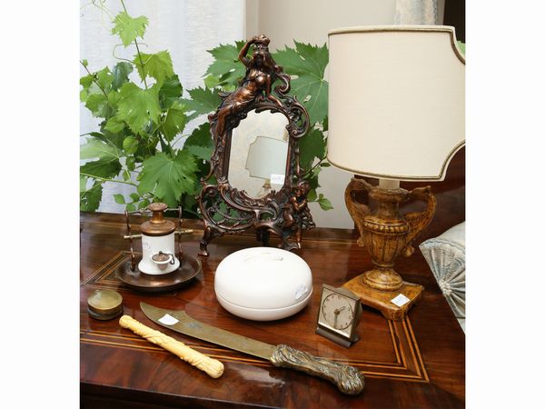 Lotto di curiosit  - Asta Arredi e dipinti da un antico palazzo marchigiano - Associazione Nazionale - Case d'Asta italiane