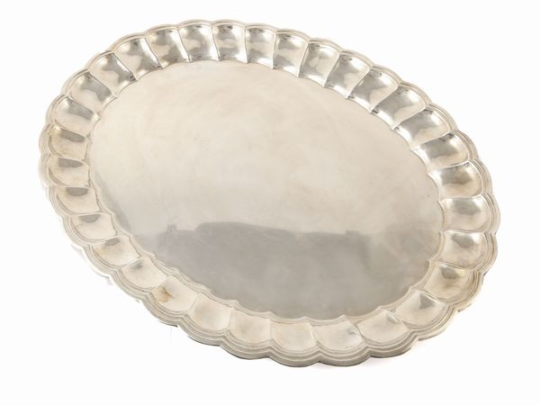 Vassoio polilobato in argento  - Asta Arredi e dipinti da un antico palazzo marchigiano - Associazione Nazionale - Case d'Asta italiane