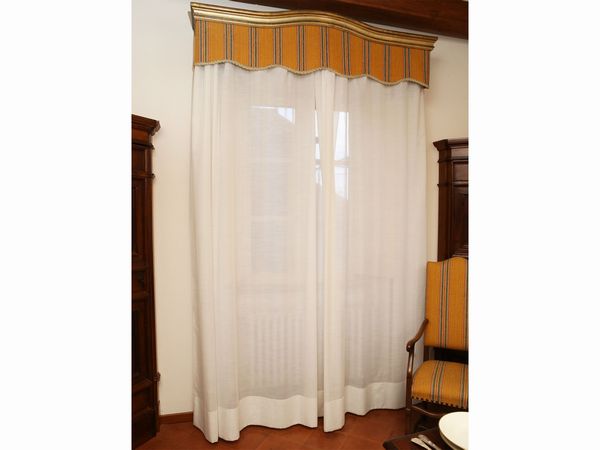 Mantovana in legno intagliato e dorato  - Asta Arredi e dipinti da un antico palazzo marchigiano - Associazione Nazionale - Case d'Asta italiane