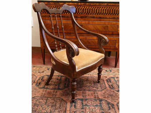 Poltroncina a gondola in noce e piuma di noce  - Asta Arredi e dipinti da un antico palazzo marchigiano - Associazione Nazionale - Case d'Asta italiane