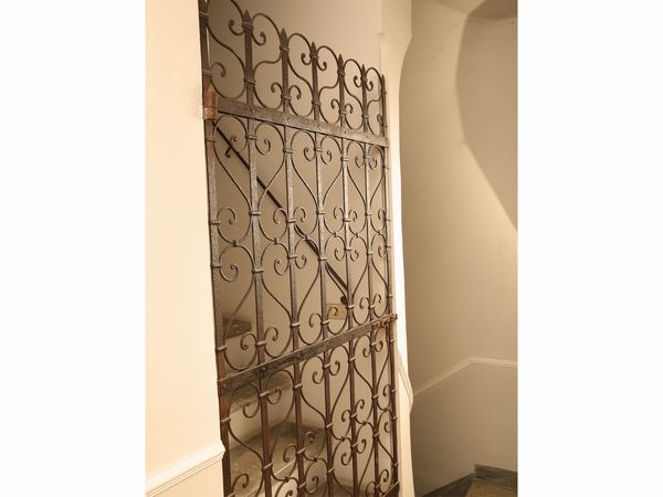 Antico cancello in ferro battuto  - Asta Arredi e dipinti da un antico palazzo marchigiano - Associazione Nazionale - Case d'Asta italiane