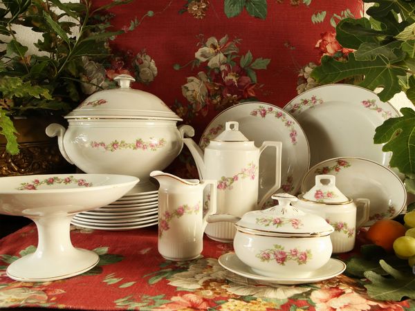 Servizio di piatti in terraglia, Laveno  - Asta Arredi e dipinti da un antico palazzo marchigiano - Associazione Nazionale - Case d'Asta italiane