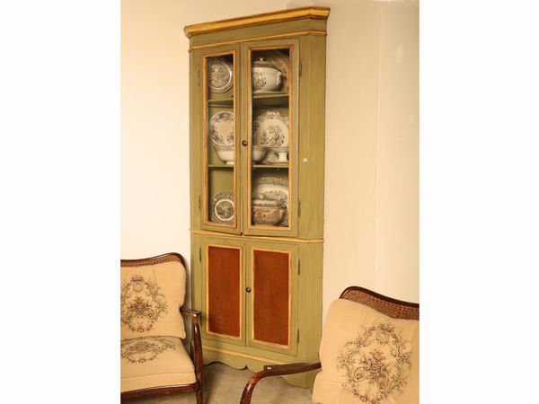 Angoliera in legno tenero laccato  - Asta Arredi e dipinti da un antico palazzo marchigiano - Associazione Nazionale - Case d'Asta italiane