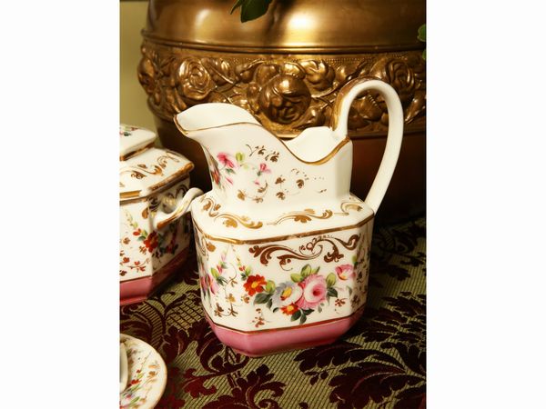 Servizio da caff� in porcellana  - Asta Arredi e dipinti da un antico palazzo marchigiano - Associazione Nazionale - Case d'Asta italiane