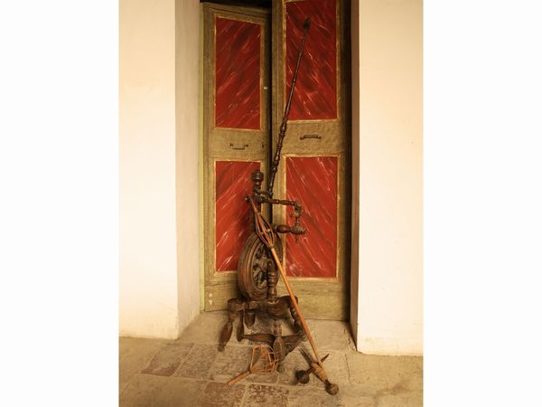Antico arcolaio in legno tenero  - Asta Arredi e dipinti da un antico palazzo marchigiano - Associazione Nazionale - Case d'Asta italiane