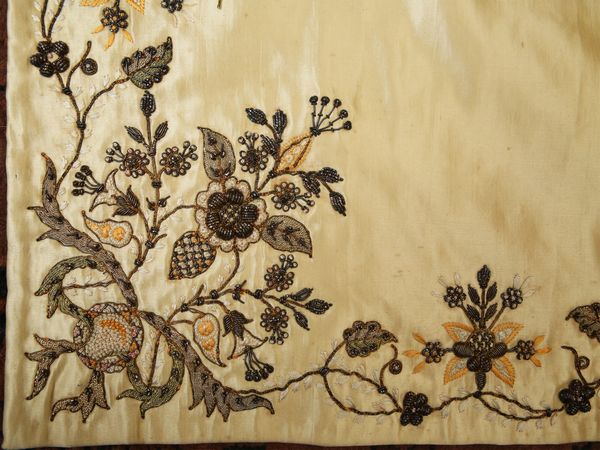 Lotto di tessuti d'arredo  - Asta Arredi e dipinti da un antico palazzo marchigiano - Associazione Nazionale - Case d'Asta italiane