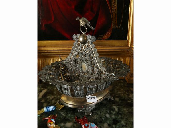 Cestino in filigrana di metallo argentato  - Asta Arredi e dipinti da un antico palazzo marchigiano - Associazione Nazionale - Case d'Asta italiane