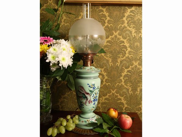 Lume ad olio in opaline verde acqua  - Asta Arredi e dipinti da un antico palazzo marchigiano - Associazione Nazionale - Case d'Asta italiane