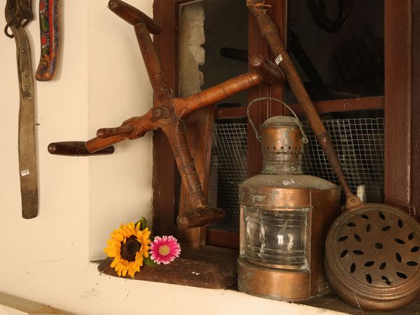 Lotto di curiosit� d'epoca  - Asta Arredi e dipinti da un antico palazzo marchigiano - Associazione Nazionale - Case d'Asta italiane