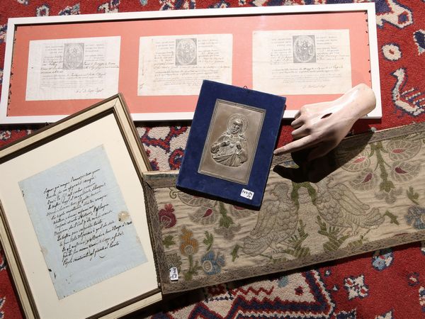 Lotto di curiosit�  - Asta Arredi e dipinti da un antico palazzo marchigiano - Associazione Nazionale - Case d'Asta italiane