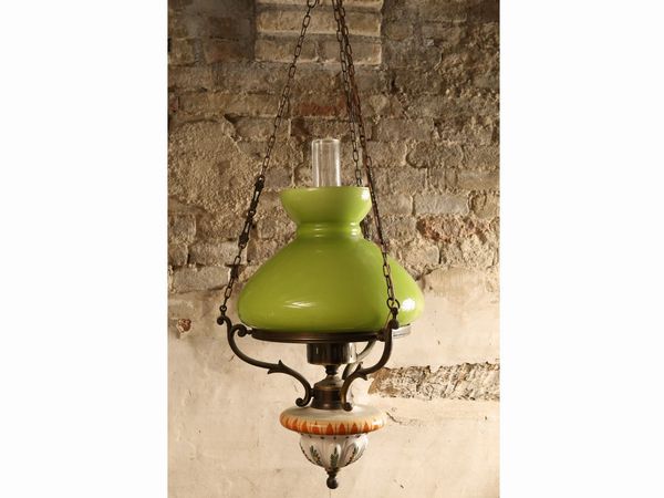 Due lumi a sospensione in metallo  - Asta Arredi e dipinti da un antico palazzo marchigiano - Associazione Nazionale - Case d'Asta italiane