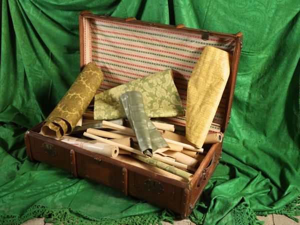 Assortimento di carte da parati  - Asta Arredi e dipinti da un antico palazzo marchigiano - Associazione Nazionale - Case d'Asta italiane