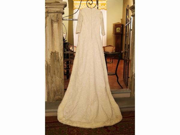 Abito da sposa sartoriale  - Asta Arredi e dipinti da un antico palazzo marchigiano - Associazione Nazionale - Case d'Asta italiane