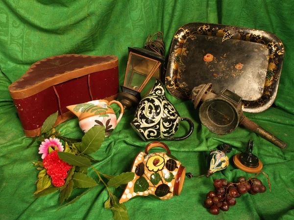 Lotto di curiosit� d'epoca  - Asta Arredi e dipinti da un antico palazzo marchigiano - Associazione Nazionale - Case d'Asta italiane