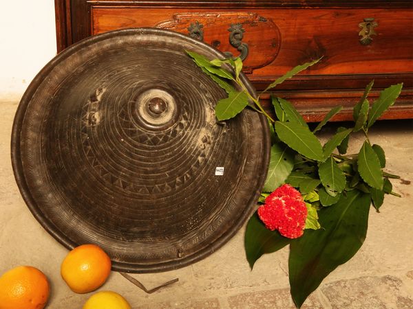 Scudo tribale in cuoio, Etiopia, Trib� Amara  - Asta Arredi e dipinti da un antico palazzo marchigiano - Associazione Nazionale - Case d'Asta italiane