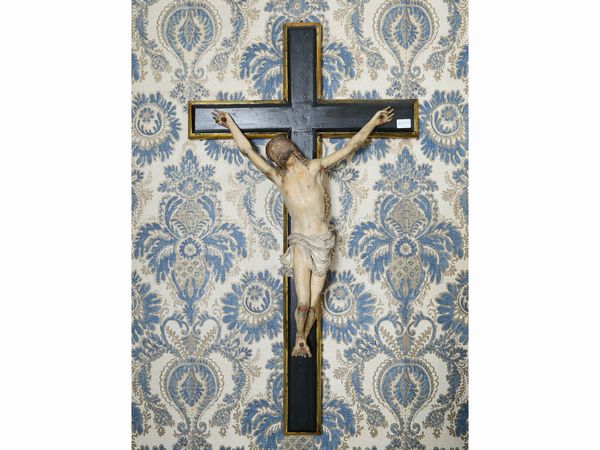 Grande crocifisso in legno e cartapesta  - Asta Arredi e dipinti da un antico palazzo marchigiano - Associazione Nazionale - Case d'Asta italiane